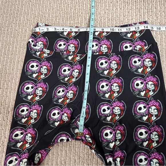 NWOT Simply J Designs Nightmare Before Christmas Jack And Sally Leggings - Picture 13 of 13